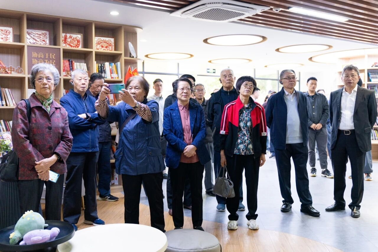 1027_153204_161.jpg 222.jpg