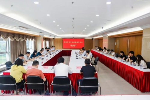 联学共建聚合力 街园一体谋新篇——青浦区香花桥街道党工委与青浦工业园区党委开展理论学习中心组联组学习