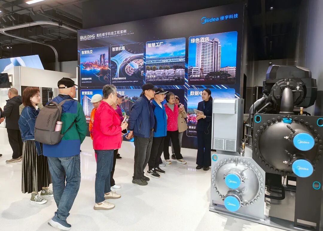 全方位感受“活力徐泾”发展成果，市老干部大学一行来徐学习参观
