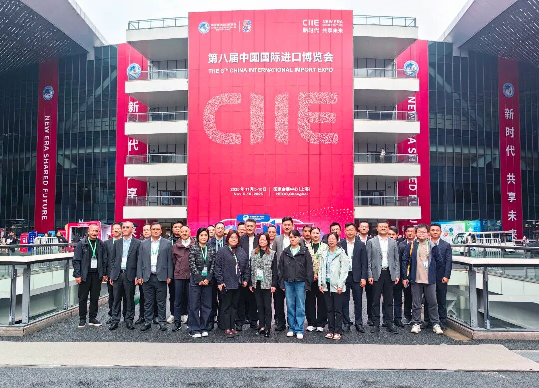 锚定进博担当，聚力招商蓄能！乔惠锋等镇领导慰问服务保障进博会志愿者并开展招商考察工作