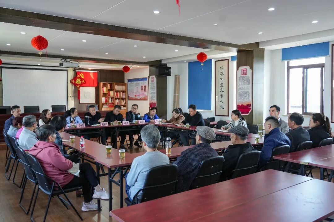 建言献策，共话治理！朱家角镇开展市、区、镇人大代表集中进社区联系人民群众活动