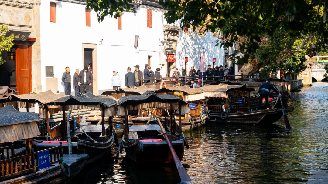 古韵水乡迎新年！朱家角古镇元旦假期旅游人气爆棚