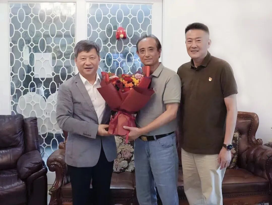 岁月映初心，薪火永相传！区、镇领导开展“七一”走访慰问