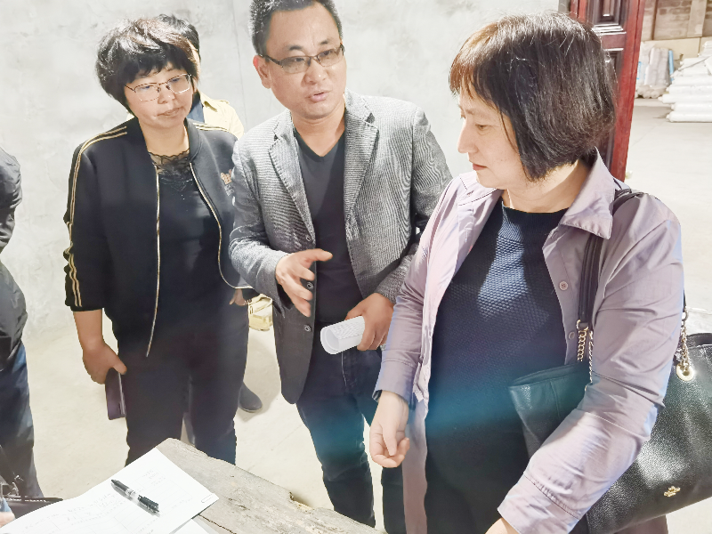 检查白鹤镇级回收点台账.jpg