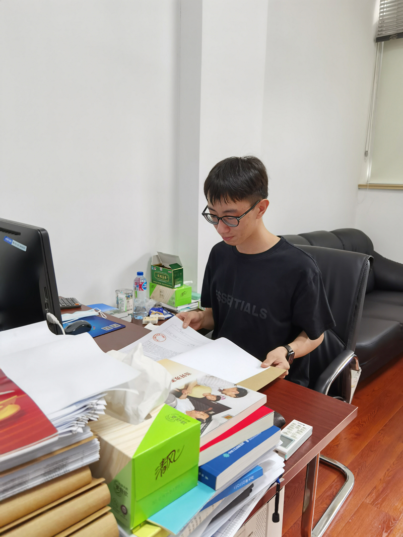 陆逸凡.jpg