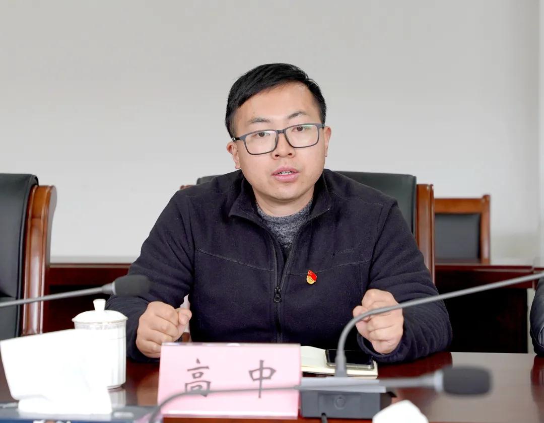 白鹤镇召开第一批驻村指导员工作总结会