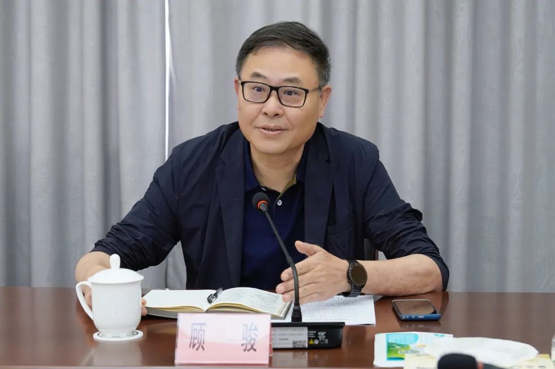 区委常委,政法委书记顾骏一行来白鹤镇指导调研_图片新闻_白鹤镇_上海