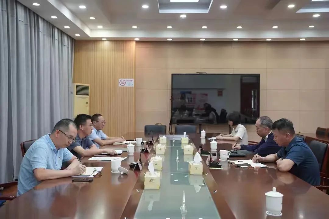 0719_101008_618.jpg 0719_101008_618.jpg