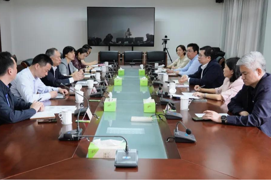 0509_123827_883.jpg 0509_123827_883.jpg