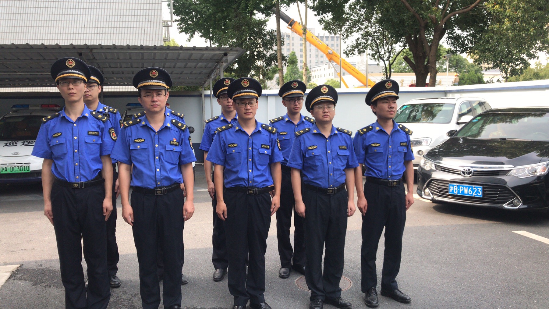 展风采——各城管中队开展队列训练大练兵_工作动态_城管执法局_上海