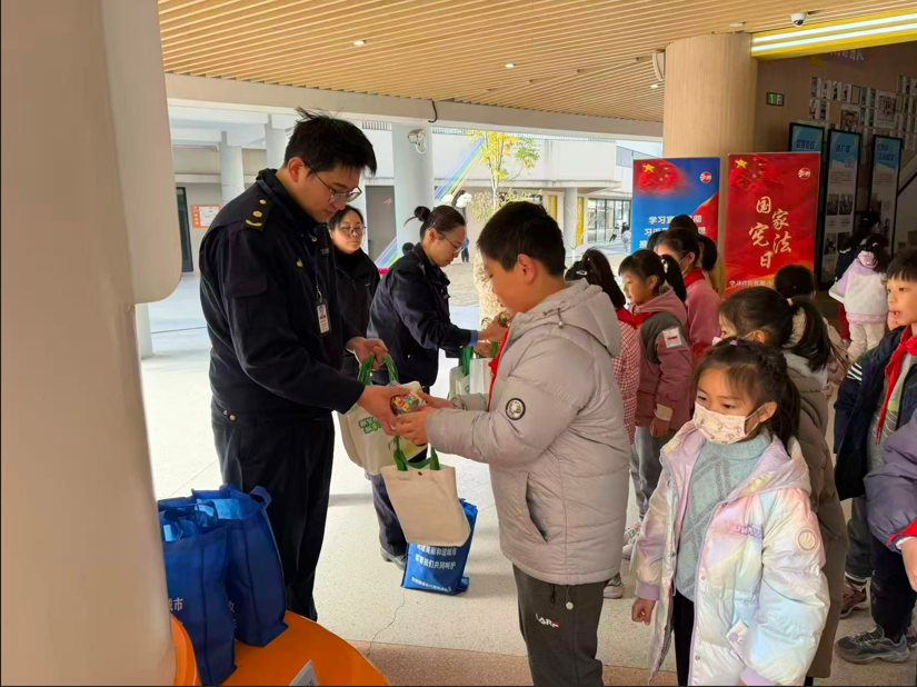 1208_130137_727.png be5b6723-859e-42bc-8d8a-5a2b3cedf598.png