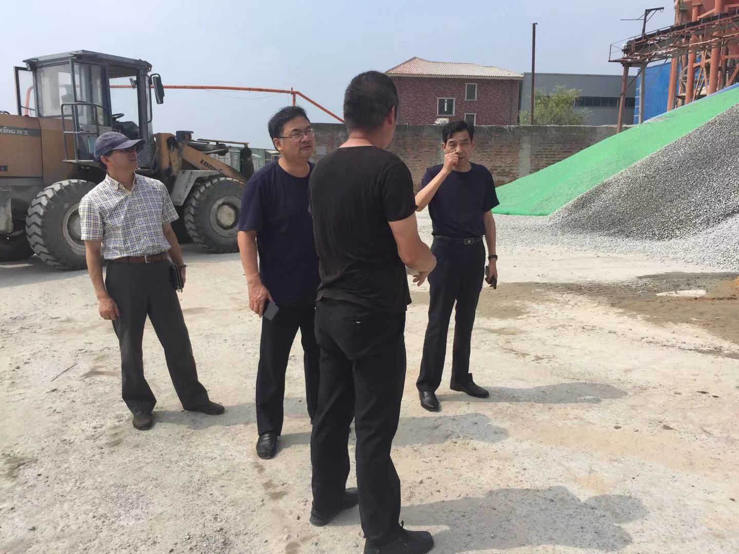 青浦区建管委积极开展区内码头堆场扬尘污染防治执法大检查0801.jpg