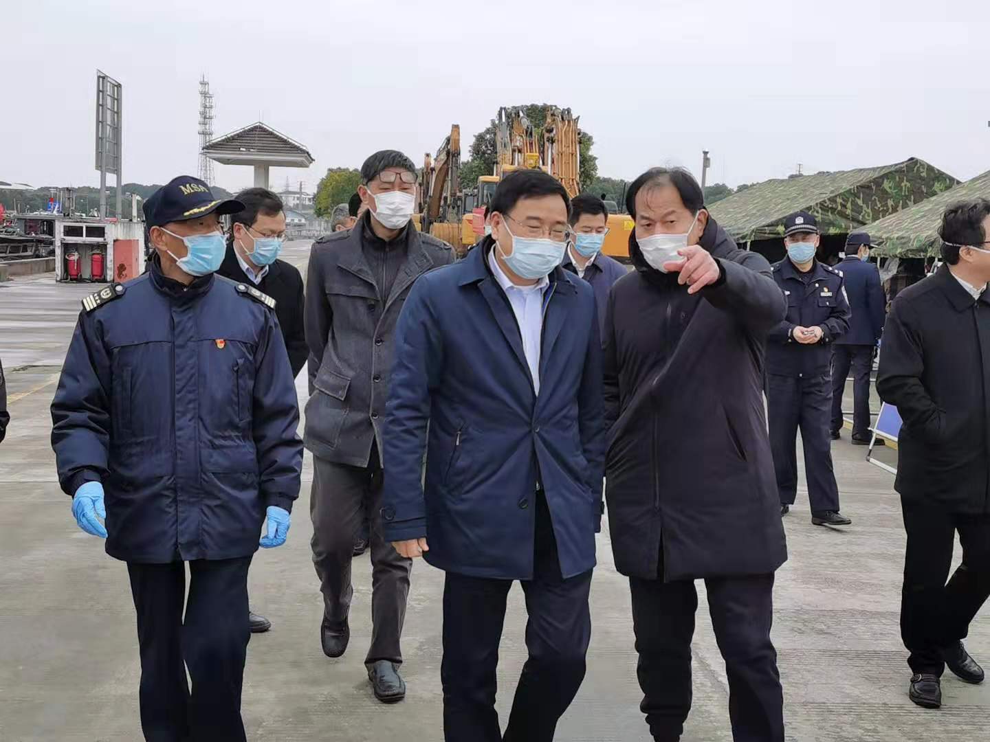 市领导深入苏申外港线检查站检查疫情防控工作.jpg