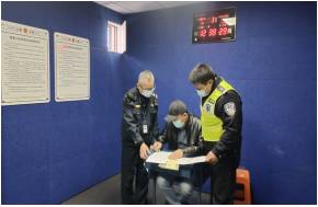 1209_095035_788.jpg 区交通委执法大队成功查获一起冒证从事非法客运案件2.jpg