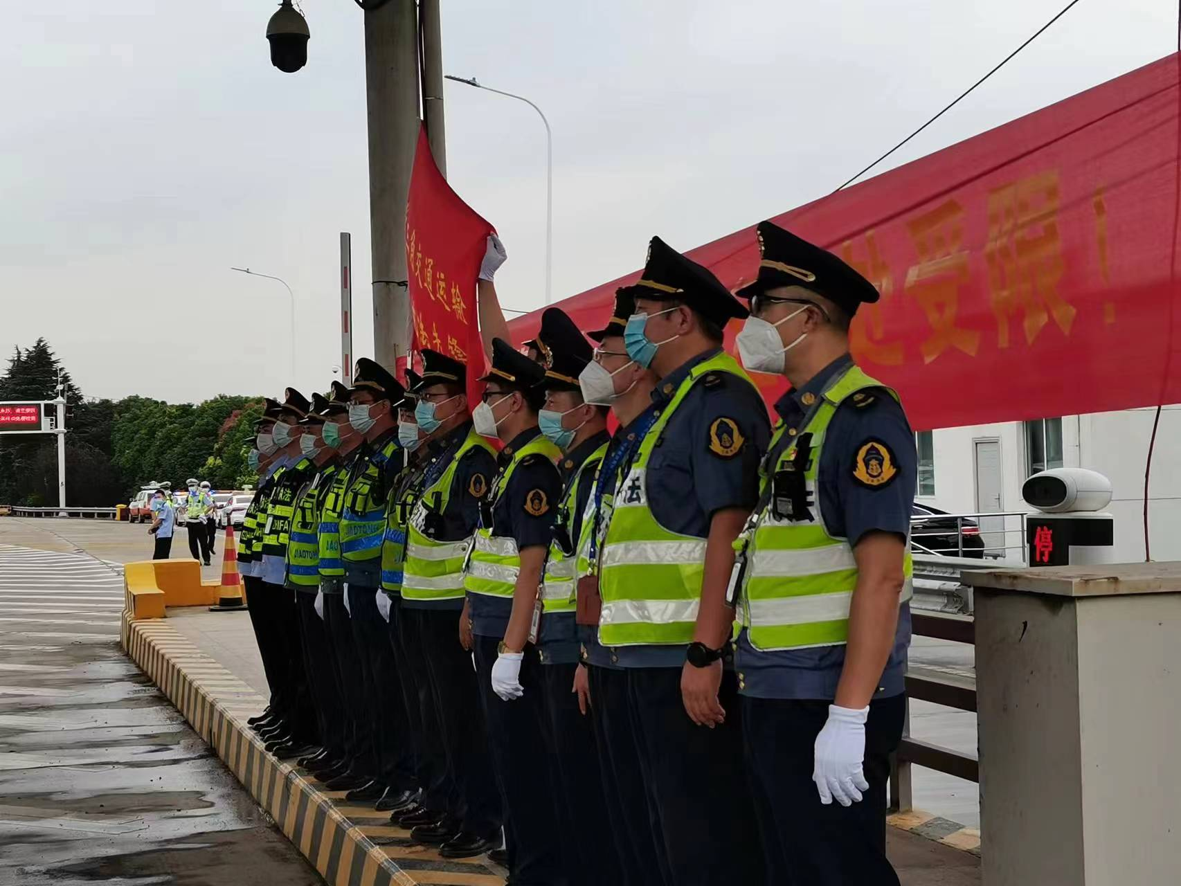 区交通委执法大队参加长三角片区道路运输联合执法专项行动.png