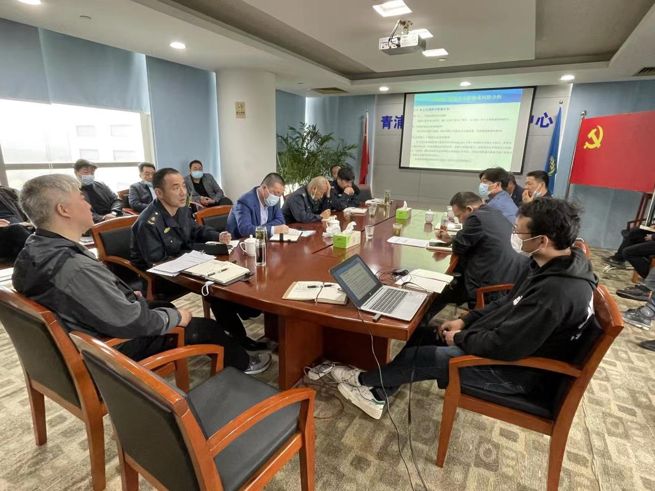 区港航中心与区交通委执法大队联合组织水工作业单位召开工前交底会议.png