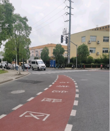 加快实施区管公路排堵保畅工程 有效缓解交通拥堵.png