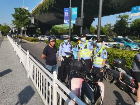 护航工博会，持续开展“五类车”非法客运专项整治1.jpeg
