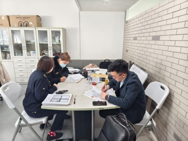区交通委执法大队约谈违法网约车平台1.jpeg
