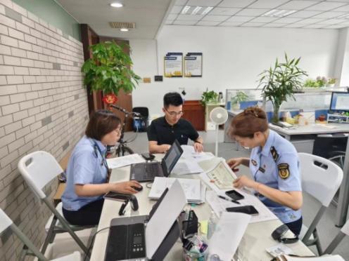 区交通委执法大队约谈违法网约车平台1.jpeg