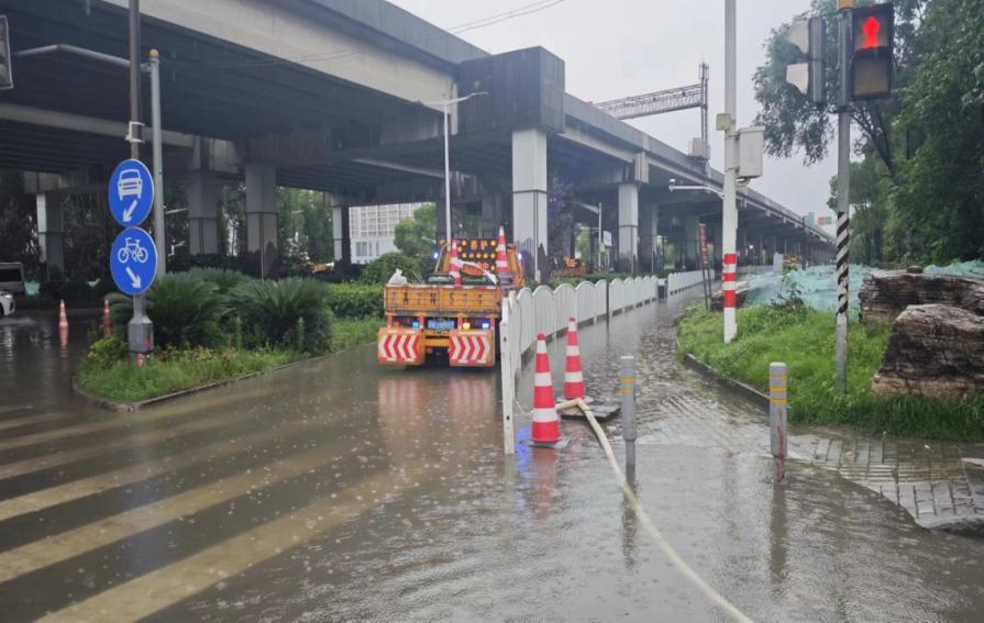 暴雨来袭，防汛刻不容缓3.jpeg