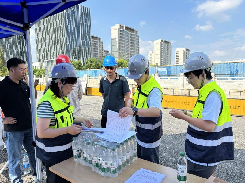 市综管中心来青对地下管线在建工地开展安全检查2.jpg