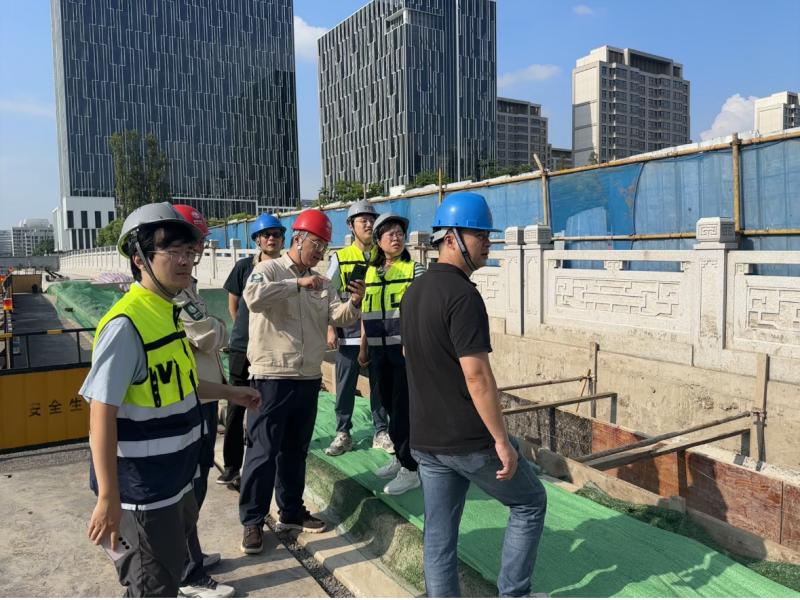 市综管中心来青对地下管线在建工地开展安全检查1.png