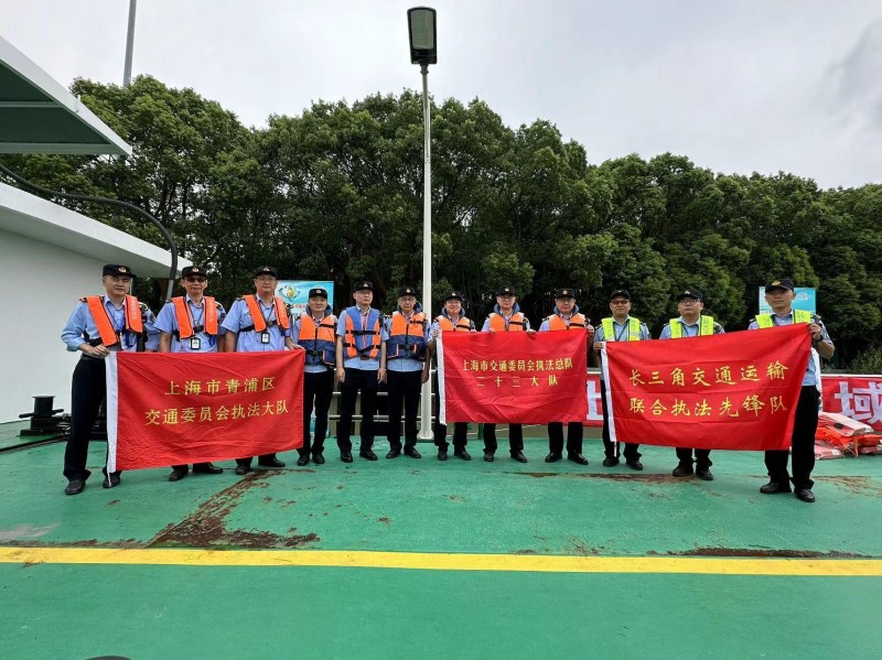 区交通执法大队积极开展长三角一体化船舶防污染及内河水上交通安1.jpg
