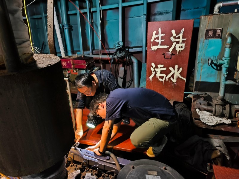 船检改革不停歇 便民利民有成效——区港航中心选派验船师入驻长1.jpg