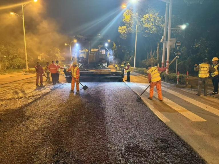 提升道路交通设施品质，全力护航进博之路1.jpeg