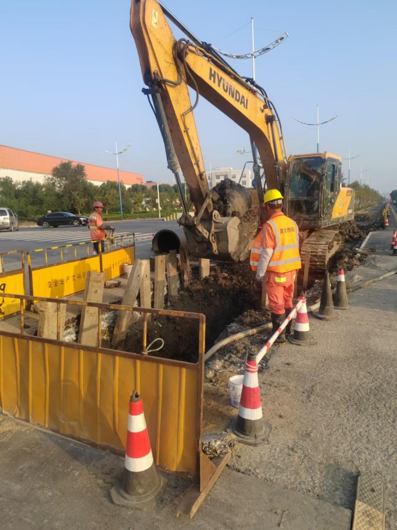 1118_155154_134.jpg 外青松公路积水点整治工程进入道路东侧施工阶段3.jpg