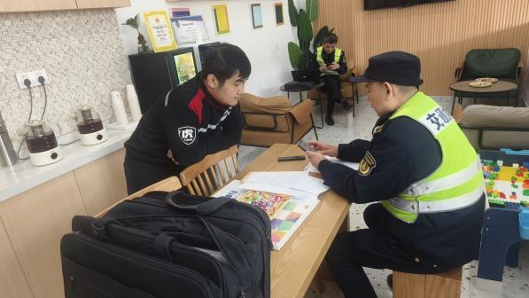 区交通委执法大队开展机动车维修行业专项检查1.jpeg