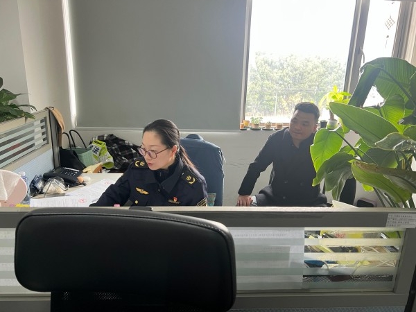 持续开展公共停车场（库）专项检查1.jpg