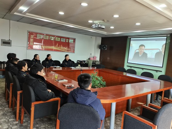 区交通委执法大队参加违规进入船舶危险密闭空间行为专项治理行动1.jpg