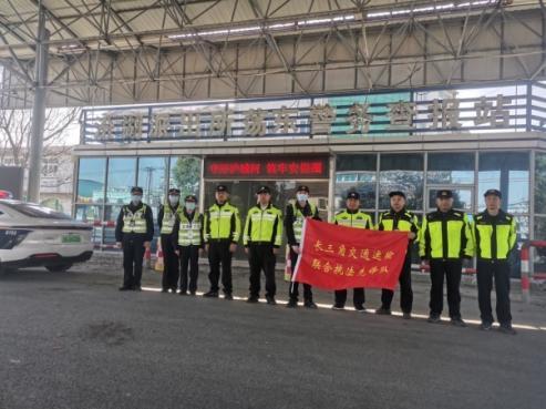 区交通委执法大队开展长三角一体化超限运输联合执法行动1.jpeg