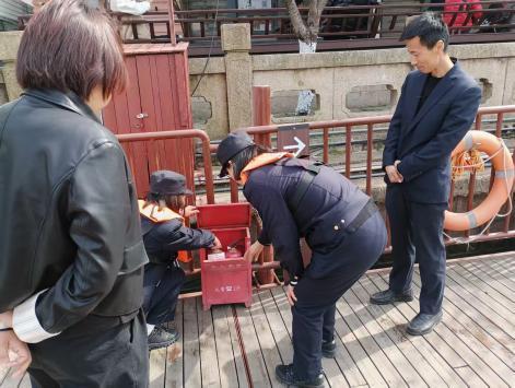 区交通委执法大队开展客运码头节前安全检查1.jpeg