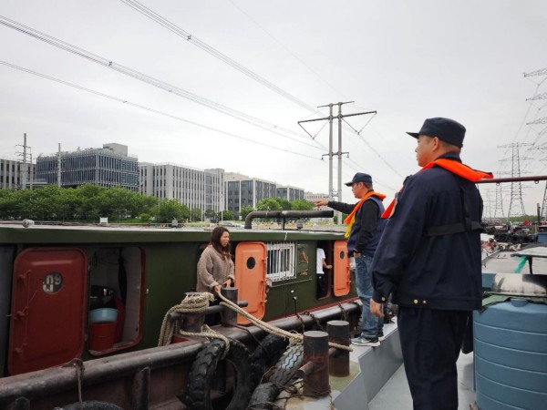 区港航中心淀浦河站联合区交通委执法大队油墩港监督检查站开展码2.jpg
