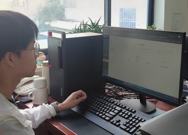 道运中心开展M站机动车尾气超标治理专项检查3.jpg