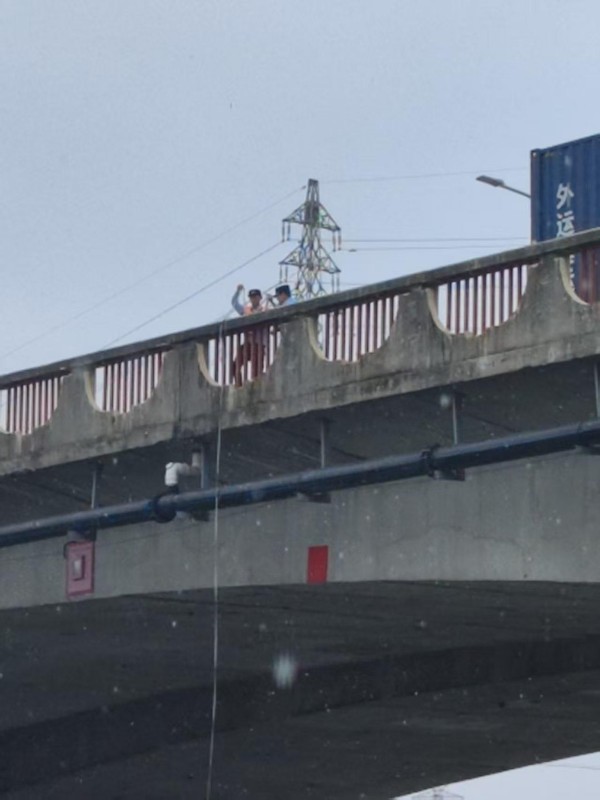 区交通委执法大队及时处置一起航道隐患1.jpg