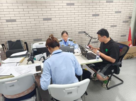 区交通委执法大队约谈违法网约车平台2.jpeg