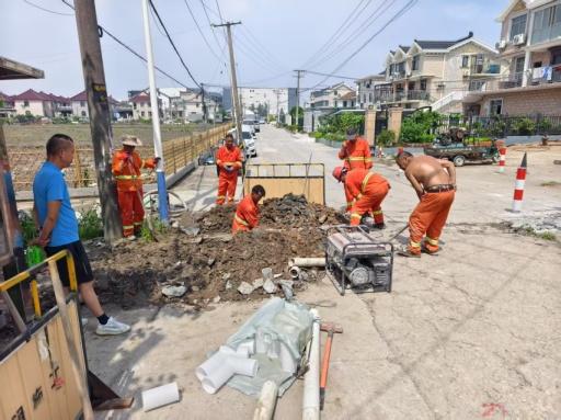 区交通执法大队依法查处擅自穿越公路埋设管线案件1.jpeg