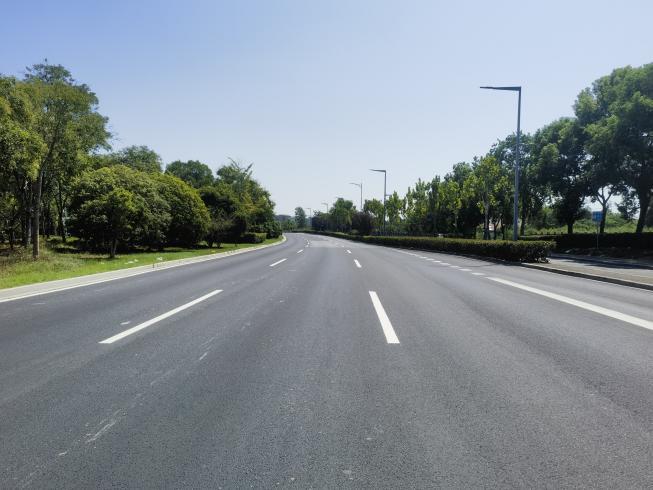 三条道路焕新颜，通行安全再升级3.jpeg
