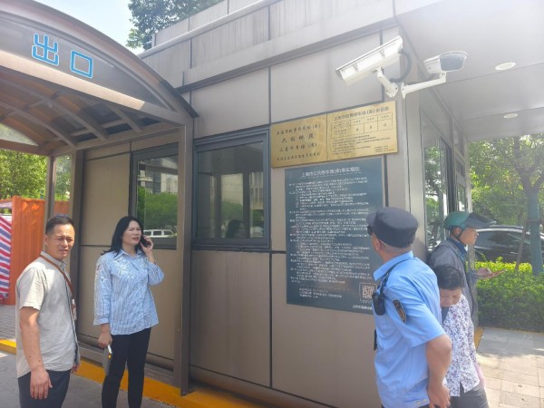 区交通委执法大队开展大型停车场库上户检查整治行动1.jpg