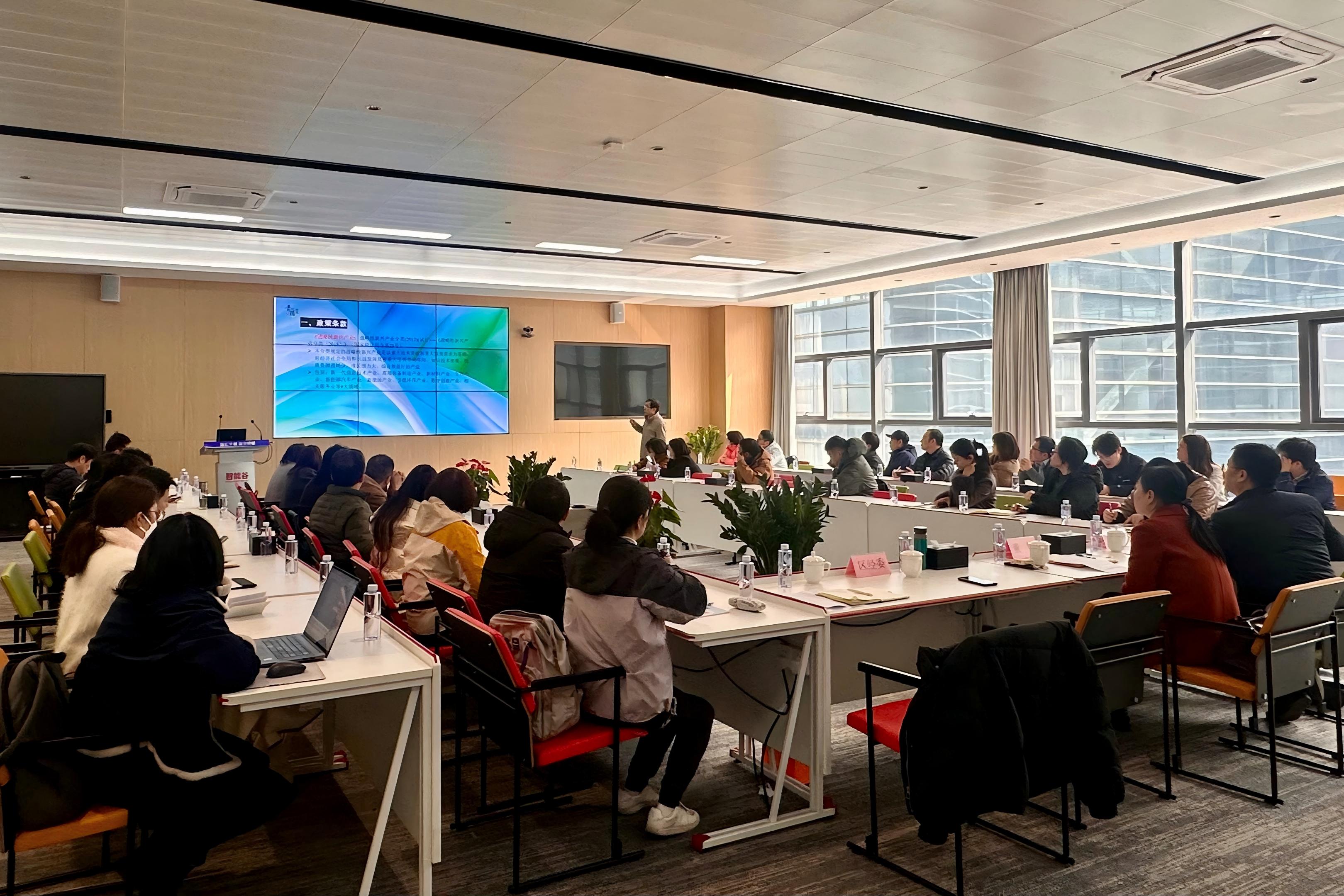 0319_154238_376.jpg 0319_154238_376.jpg