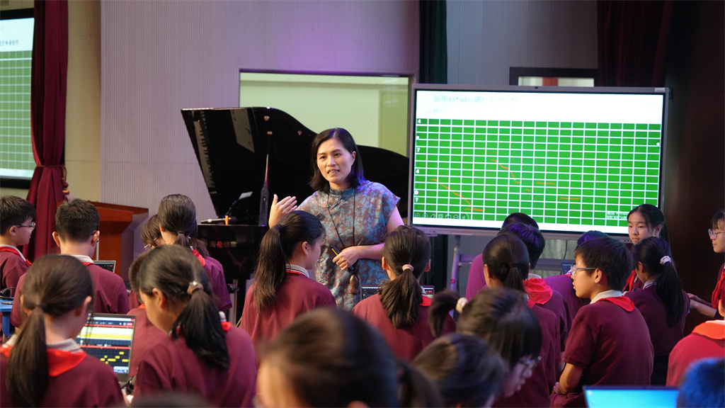 1017_071205_607.jpg 照片5:教学展示.jpg