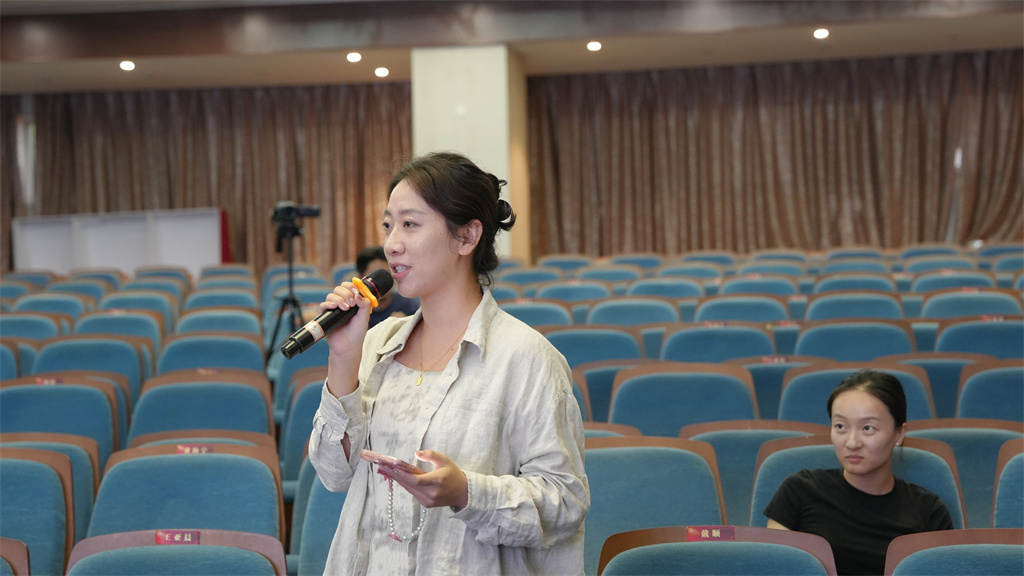 1017_071220_717.jpg 照片7:教学研讨-吴晋毅.jpg