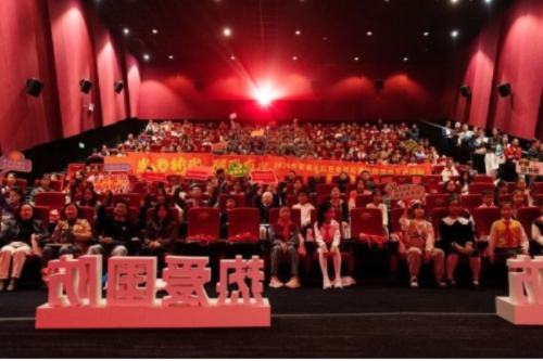 青浦区举行2025年红色电影礼遇暨国防教育进校园主题宣传活动