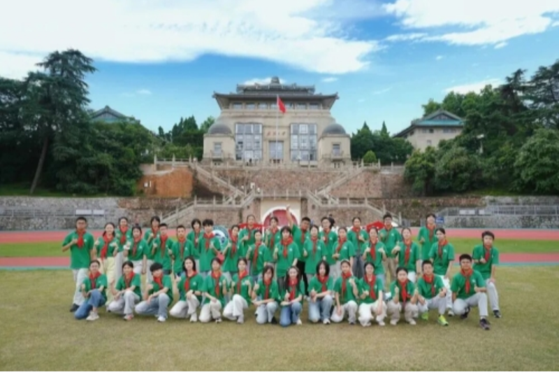 2026年青浦区中学组少先队优秀队员“上善”研学活动在武汉举行