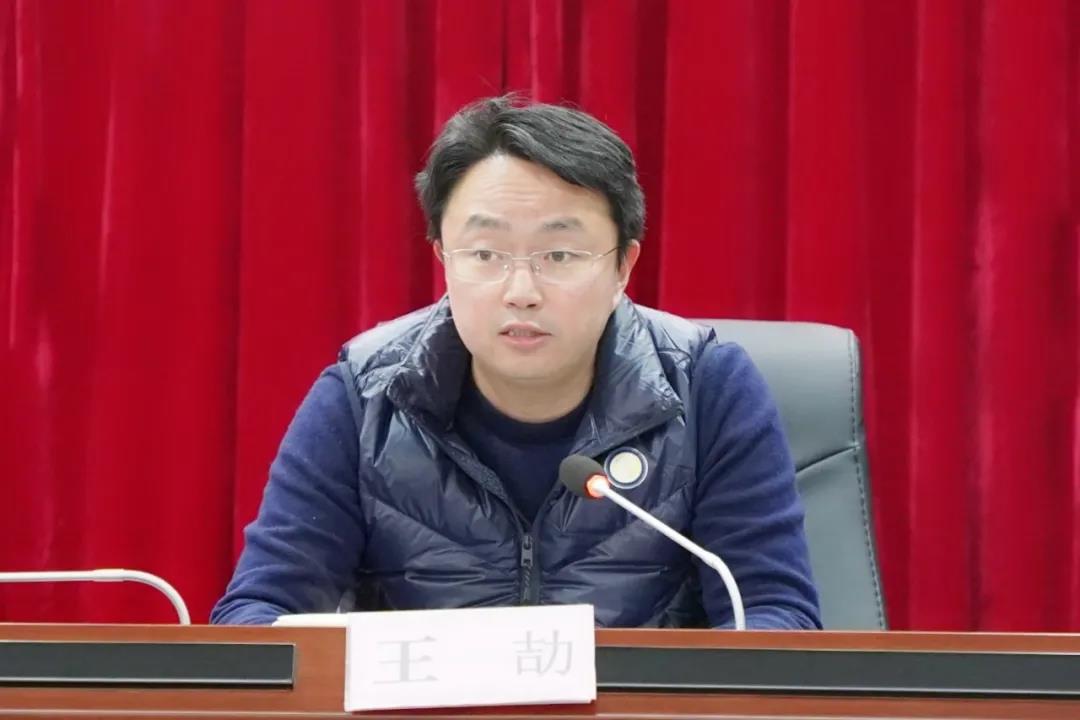 全力织密织牢疫情防控安全网 | 华新镇召开新冠肺炎疫情防控工作会议