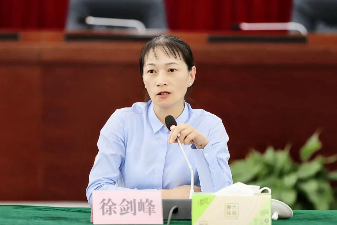 华新镇召开新冠疫苗接种工作推进会,对疫苗接种工作再